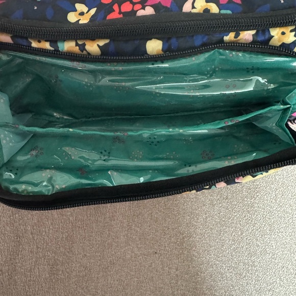 Lug Trolley cosmetic case - Picture 3 of 6